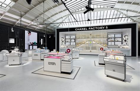 photos de usine chanel|chanel ateliers catalogue.